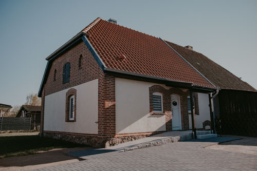 Gemütlicher Sitzbereich im Freien der Villa Gänseblümchen